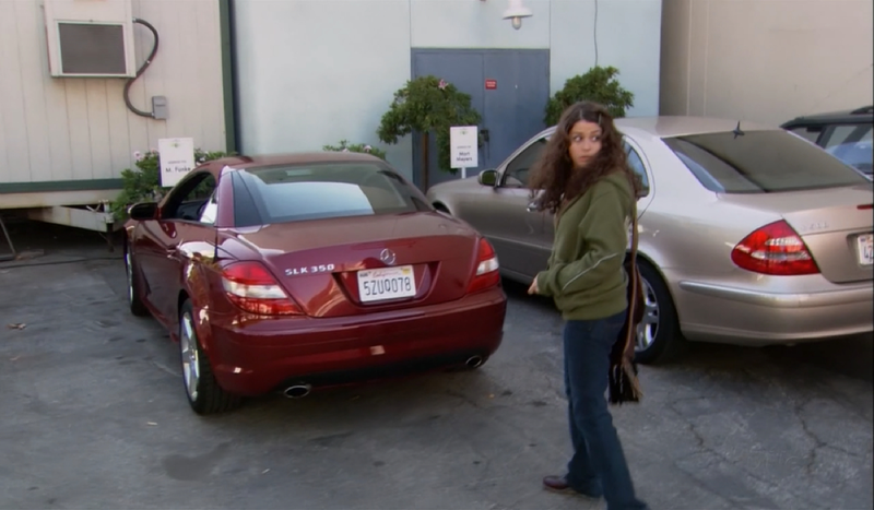 Illustration for article titled Hop-Ons, Live-Ins, And Stares: The Cars Of Arrested Development